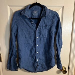 Abercrombie & Fitch size small shirt.